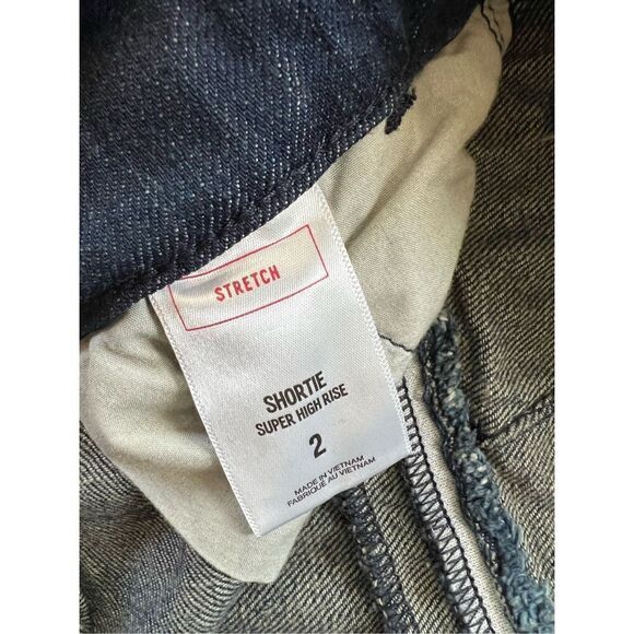 Express Super High Rise Dark Wash Belted Shortie Cuffed Denim Shorts Size 2 - Picture 5 of 7